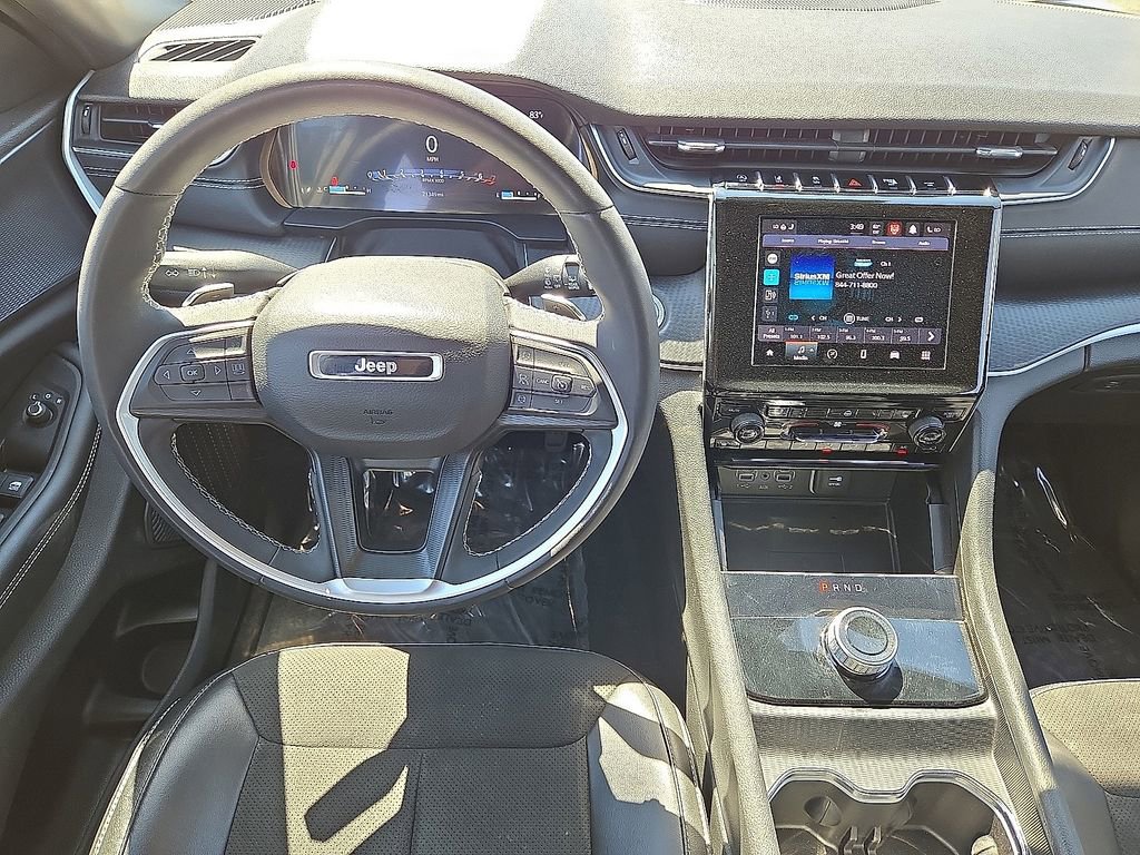 Used 2023 Jeep Grand Cherokee Altitude RWD image 18