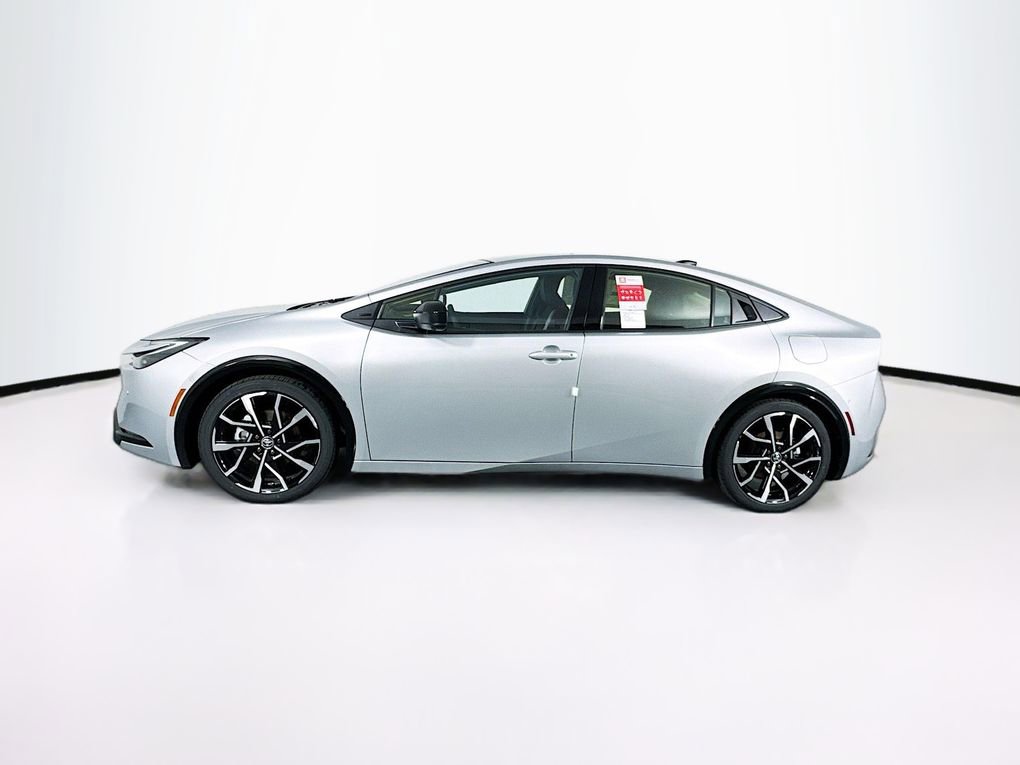 New 2026 Toyota Prius Plug-In Hybrid image 5