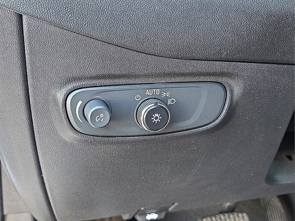 Used 2023 Chevrolet Equinox LS w/ Sport Edition image 24