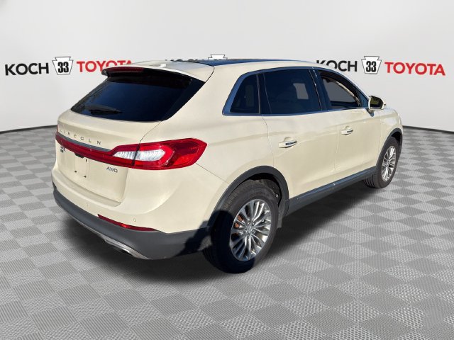 Used 2016 Lincoln MKX Select w/ Select Plus Package AWD/4WD image 8