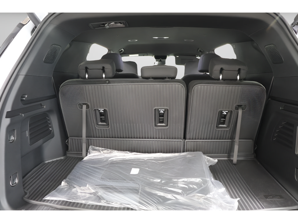New 2027 Chevrolet Traverse LT w/ Driver Confidence Package FWD image 26