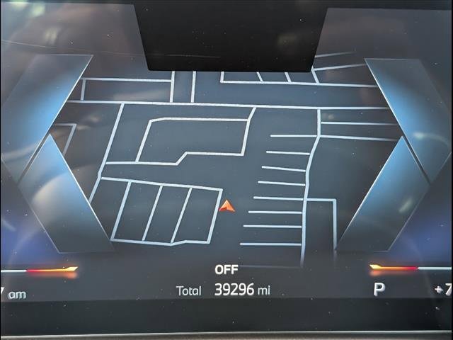 Used 2023 BMW 330e image 7