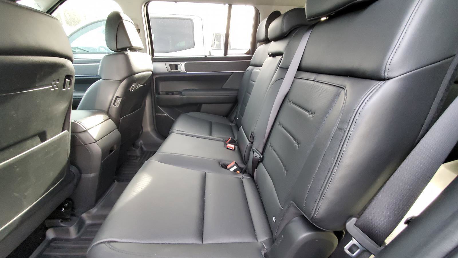 Used 2024 Hyundai Santa Fe Limited image 5