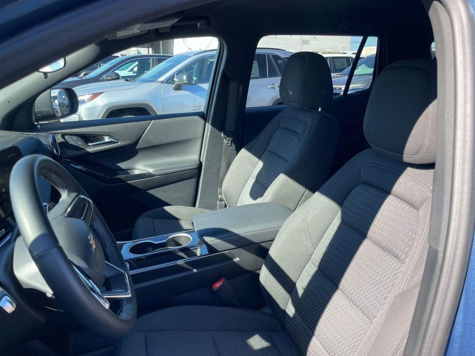 Used 2025 Chevrolet Equinox LT image 35