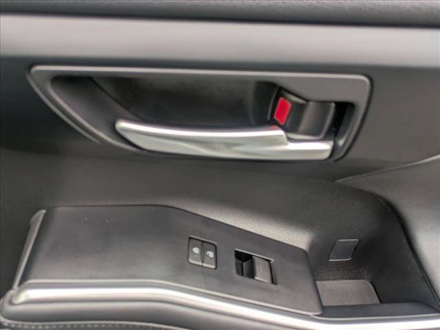 Used 2023 Toyota Highlander XLE image 28