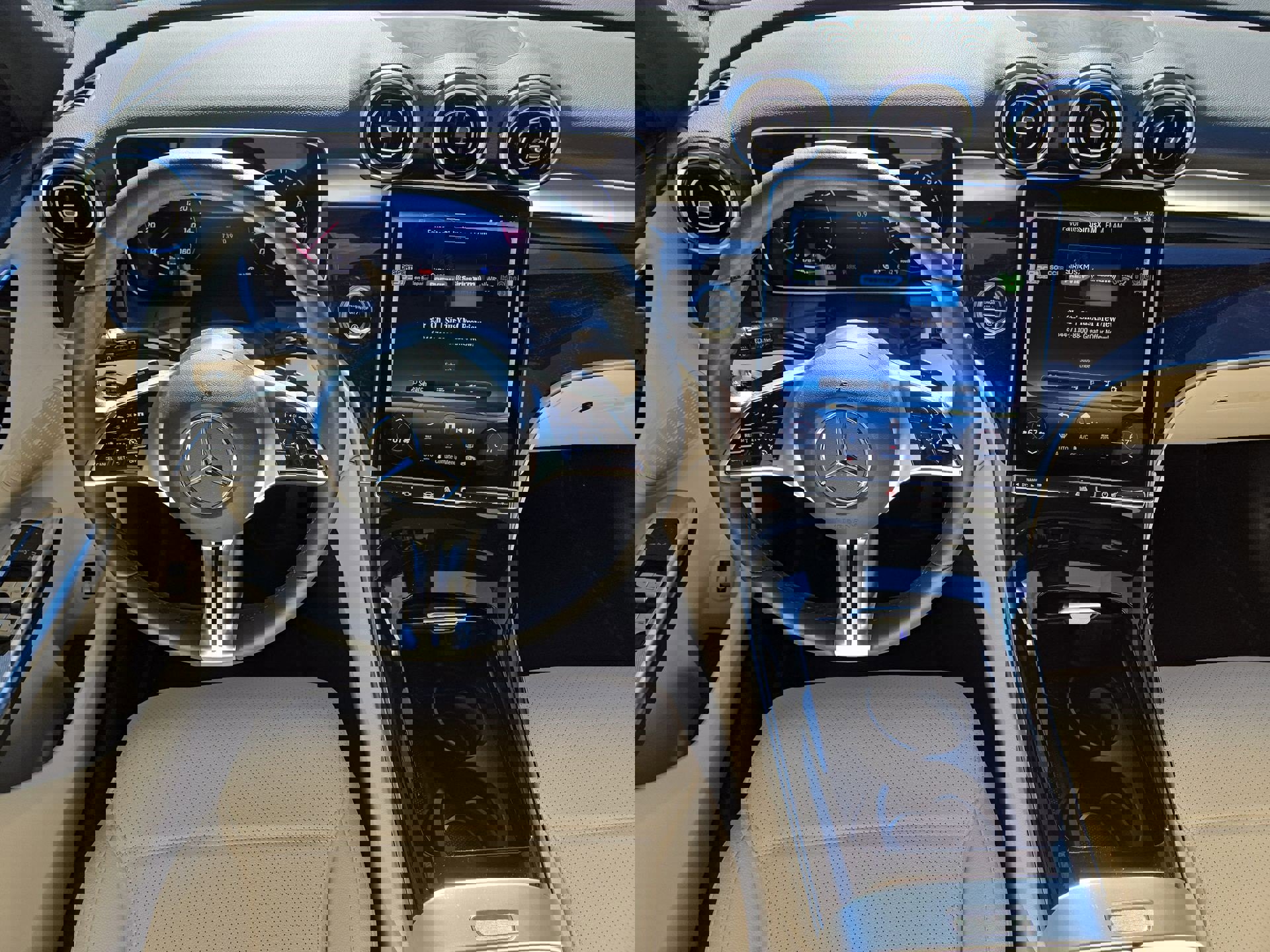 Used 2025 Mercedes-Benz GLC 300 4MATIC image 14