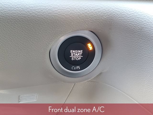 Used 2024 Chrysler Pacifica Touring-L FWD image 16