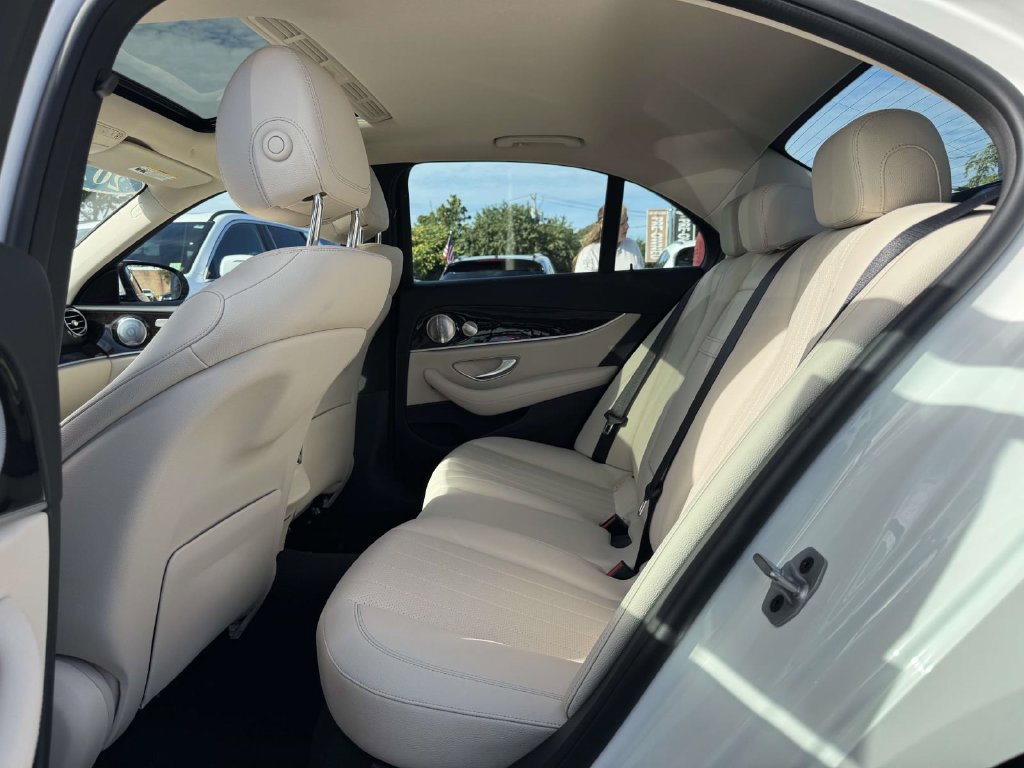 Used 2020 Mercedes-Benz E 350 4MATIC Sedan image 12