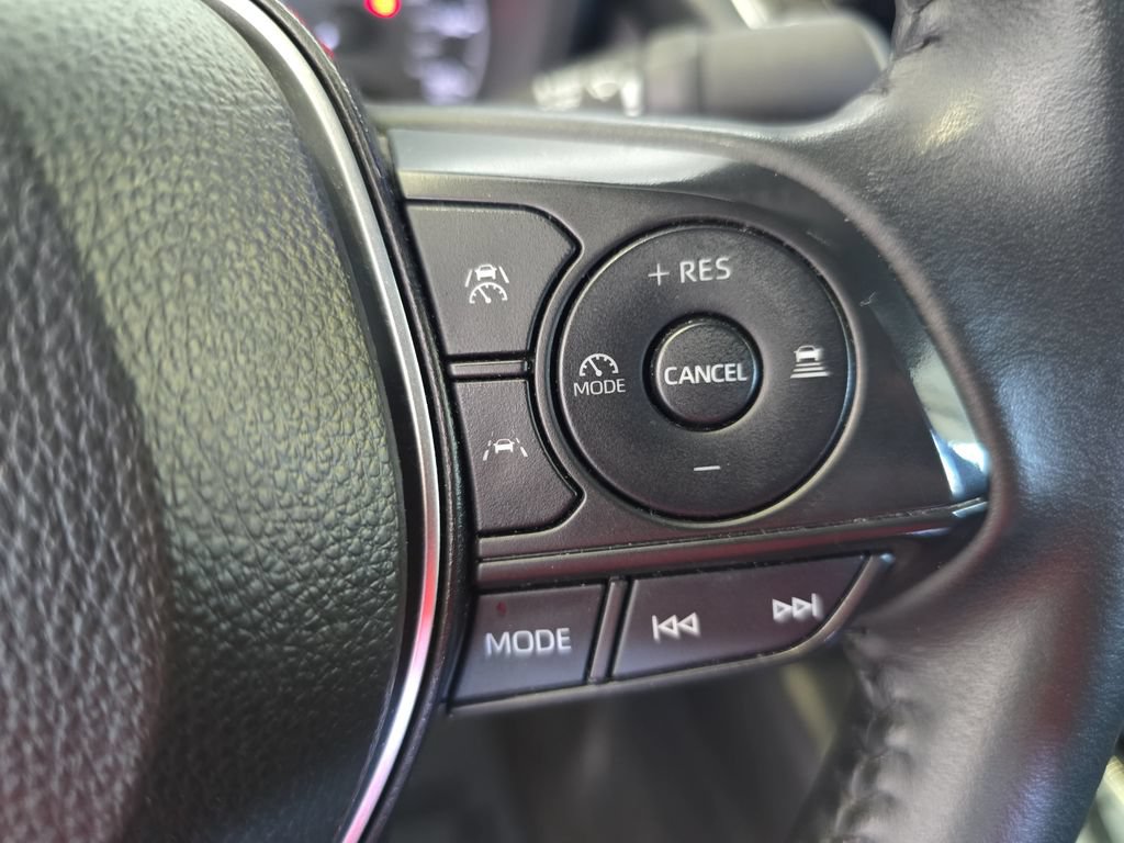 Used 2024 Toyota Corolla SE w/ SE Premium Package FWD image 19
