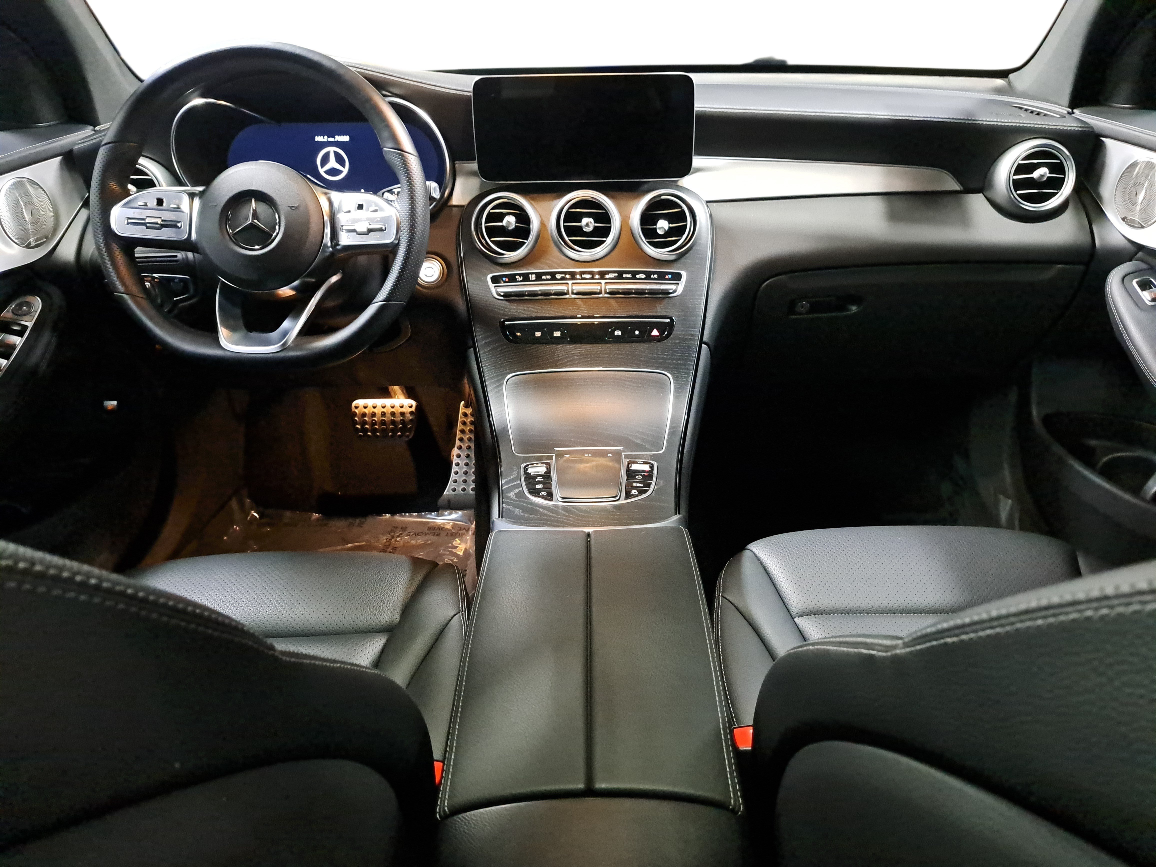 Used 2023 Mercedes-Benz GLC 300 4MATIC Coupe image 9