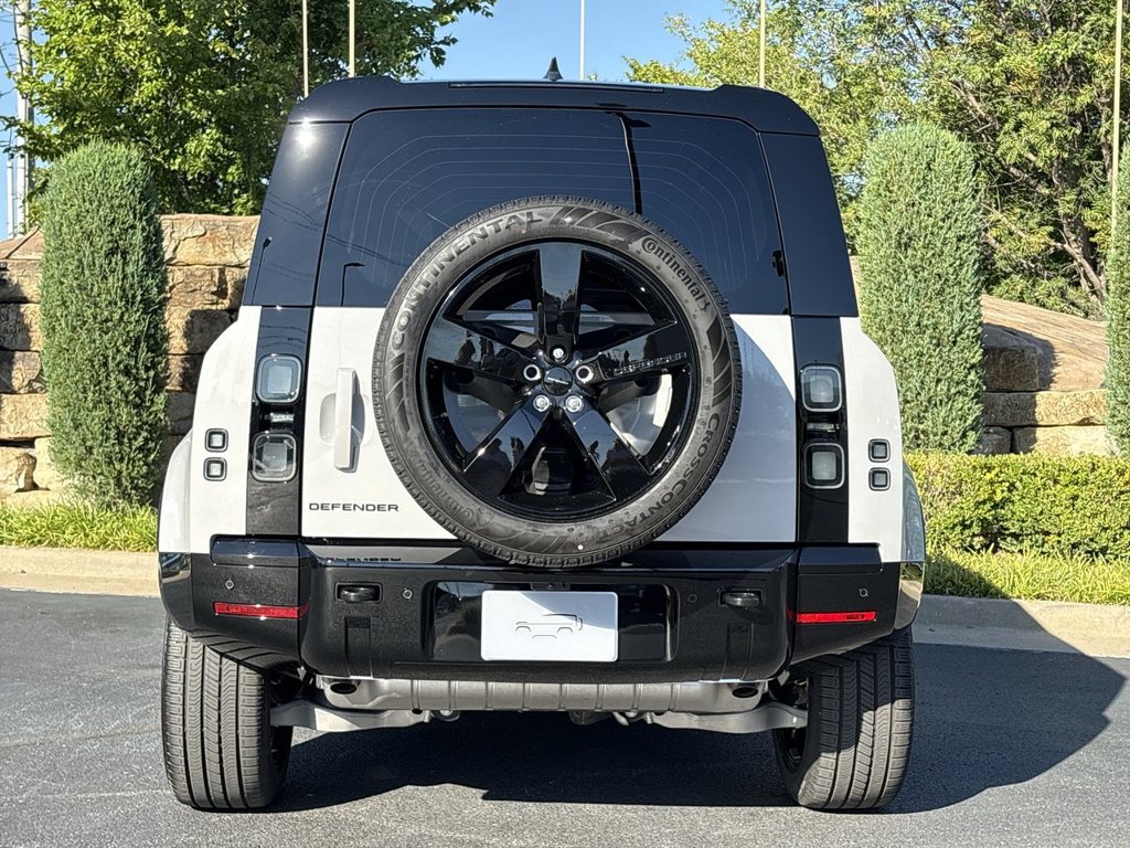 New 2026 Land Rover Defender 110 X-Dynamic SE AWD/4WD image 4
