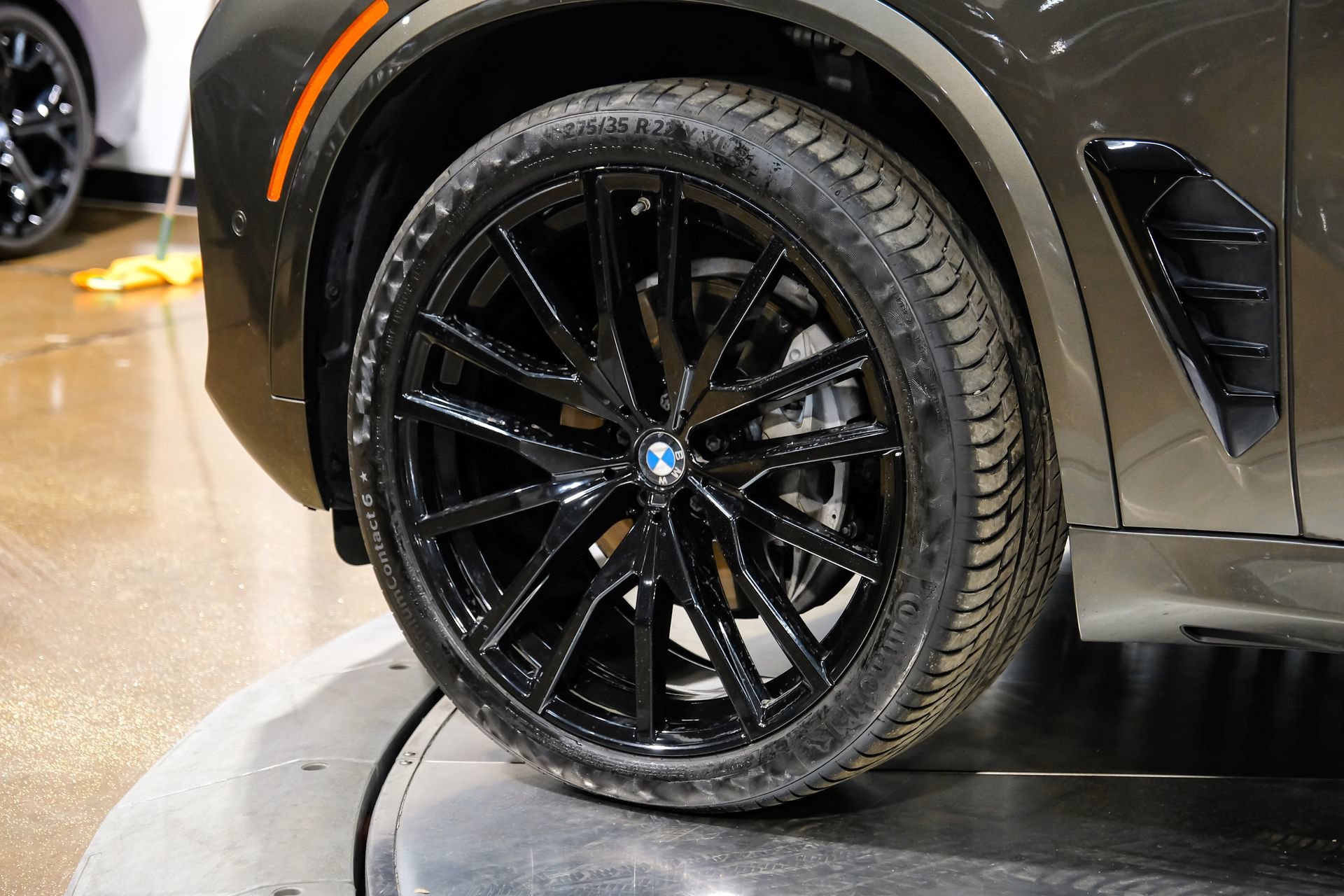 Used 2024 BMW X5 sDrive40i w/ M Sport Package RWD image 68