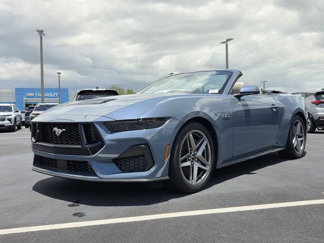 Used 2025 Ford Mustang GT Premium RWD image 2