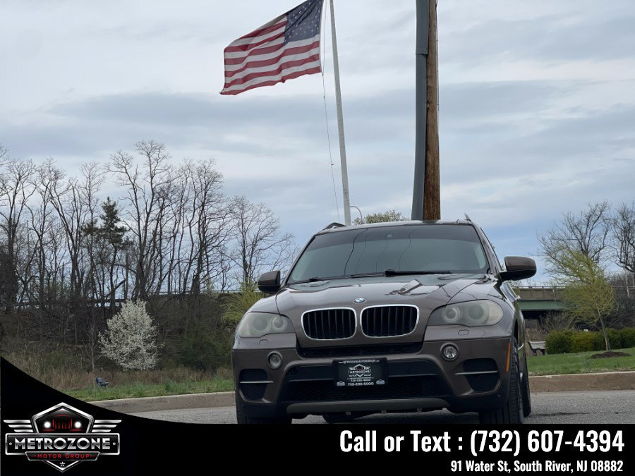 Used 2011 BMW X5 xDrive35i w/ Technology Pkg AWD/4WD image 2