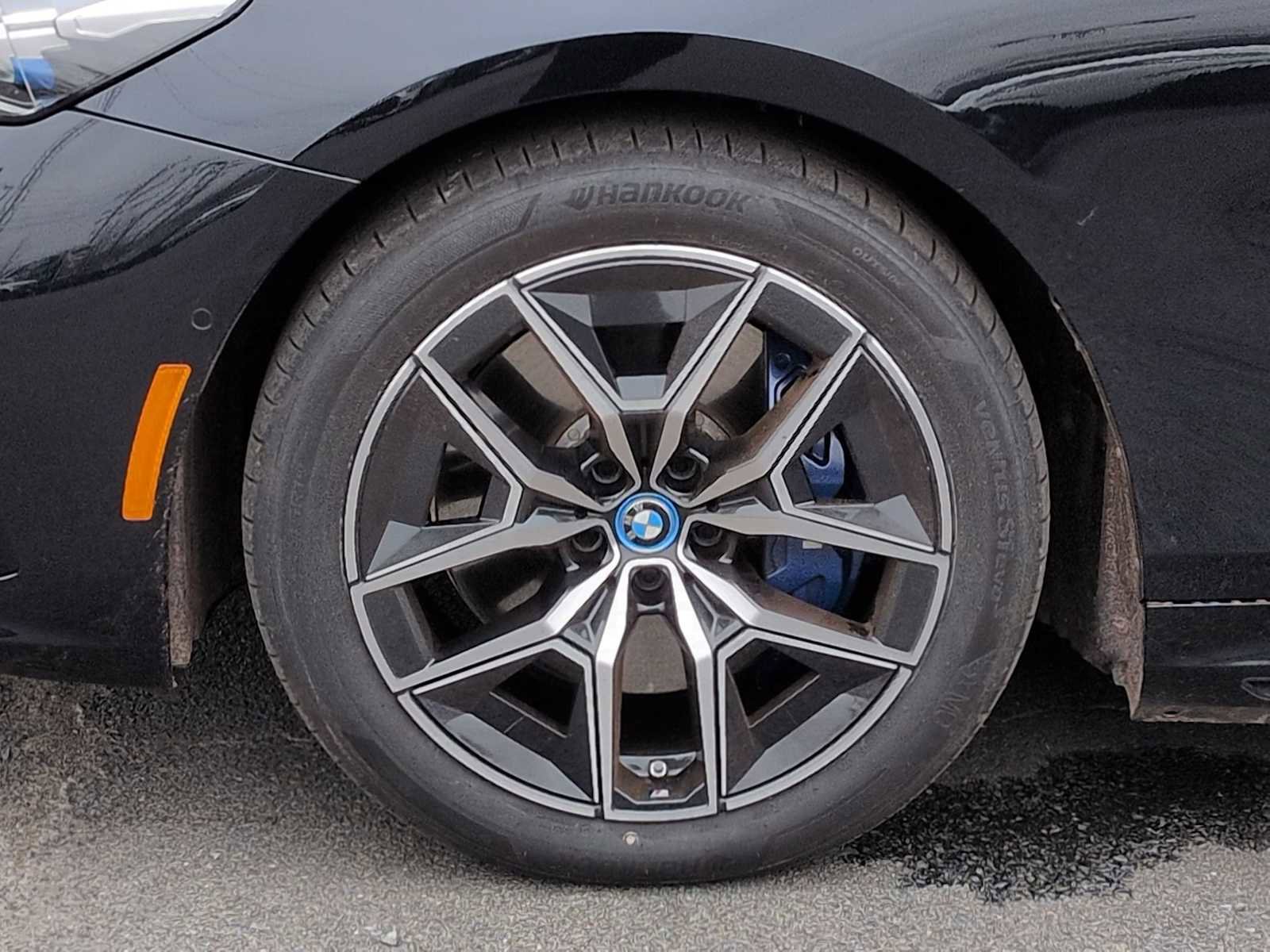 Used 2025 BMW i5 xDrive40 w/ M Sport Package image 13