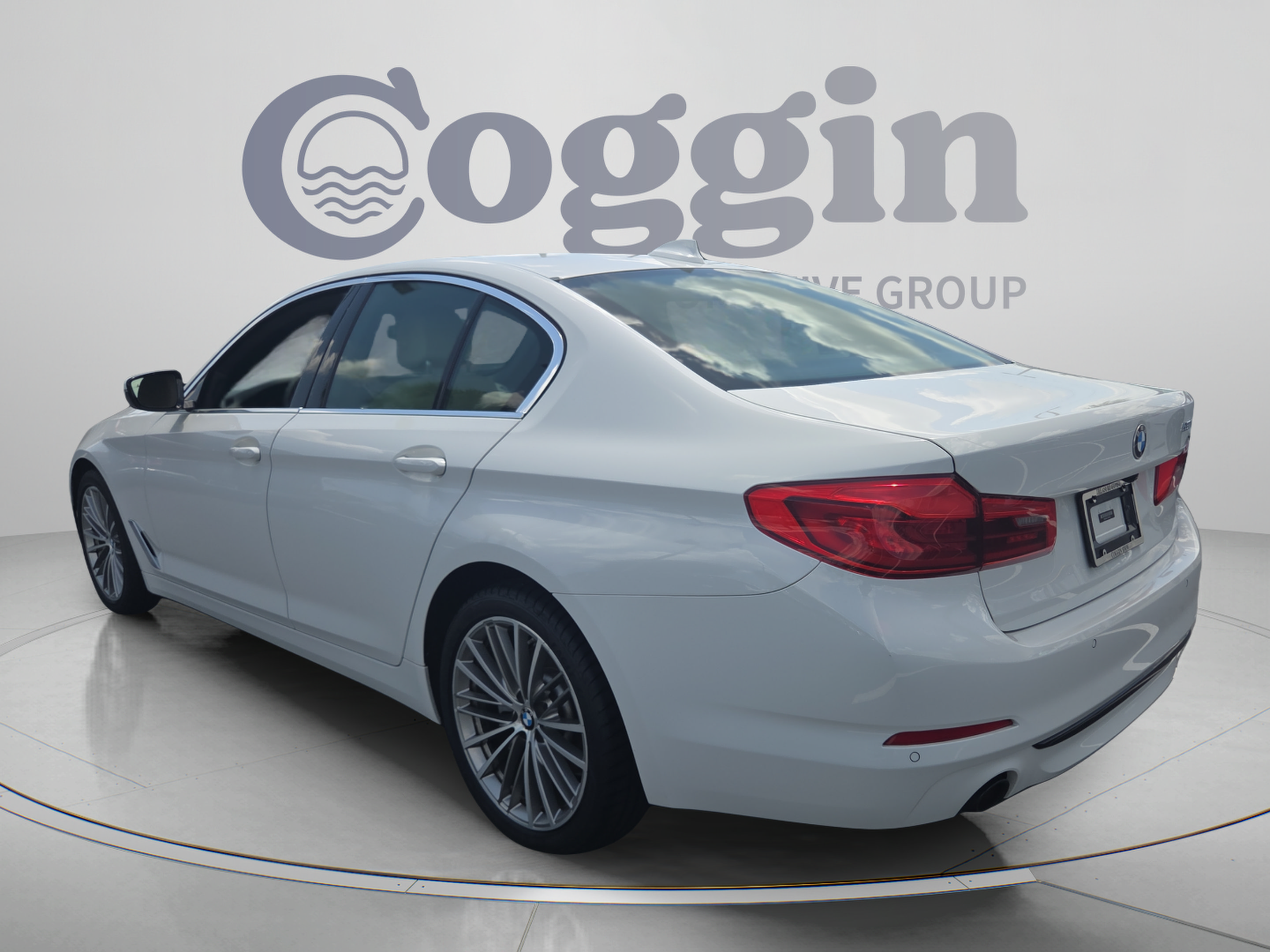Used 2020 BMW 530i w/ Convenience Package RWD image 3