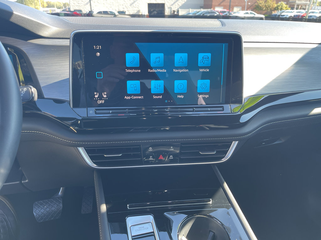 Used 2025 Volkswagen Atlas Cross Sport SE image 25