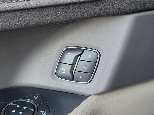 Used 2018 Ford Expedition Limited RWD image 14