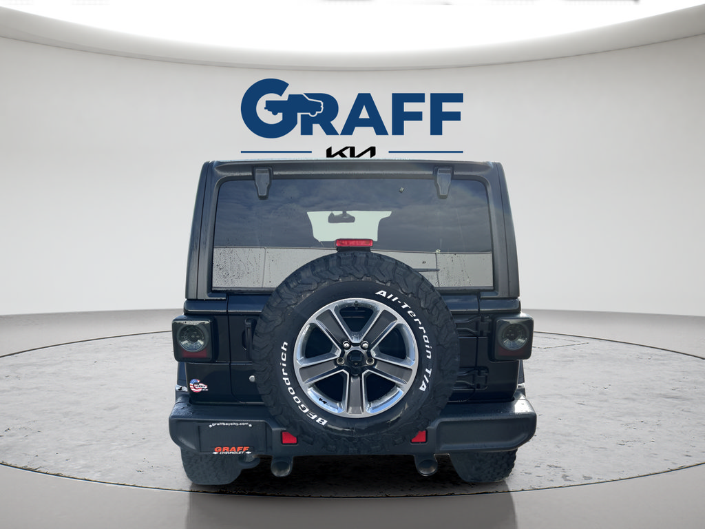 Used 2018 Jeep Wrangler Unlimited Sahara w/ Uconnect 4C Nav & Sound Group AWD/4WD image 4