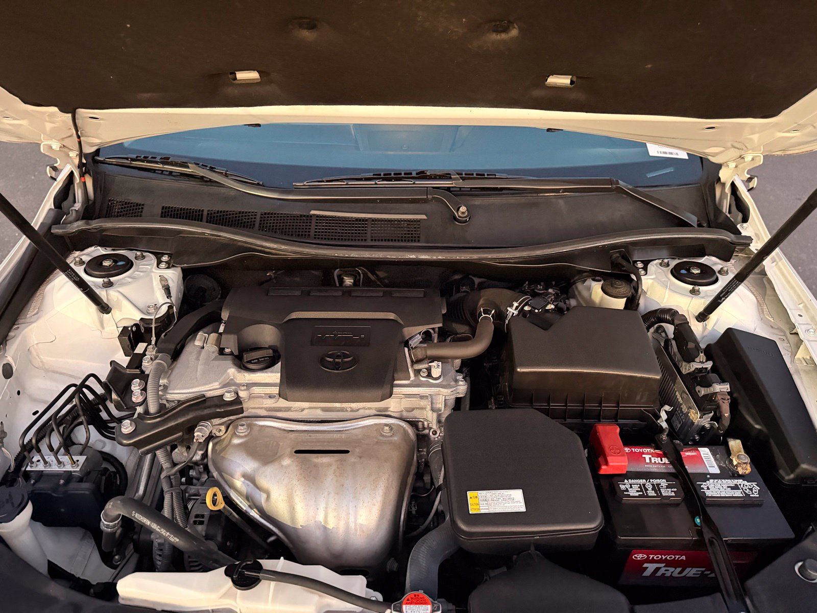 Used 2016 Toyota Camry SE FWD image 35