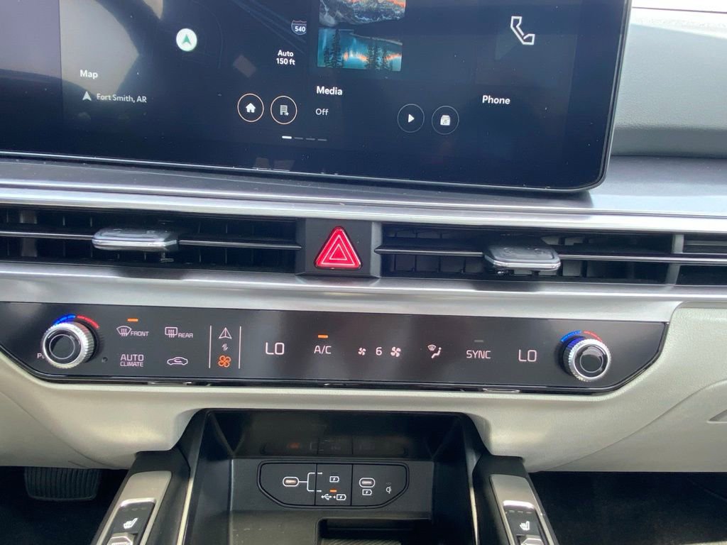 Certified 2025 Kia Sorento S w/ Panoramic Sunroof Package FWD image 19