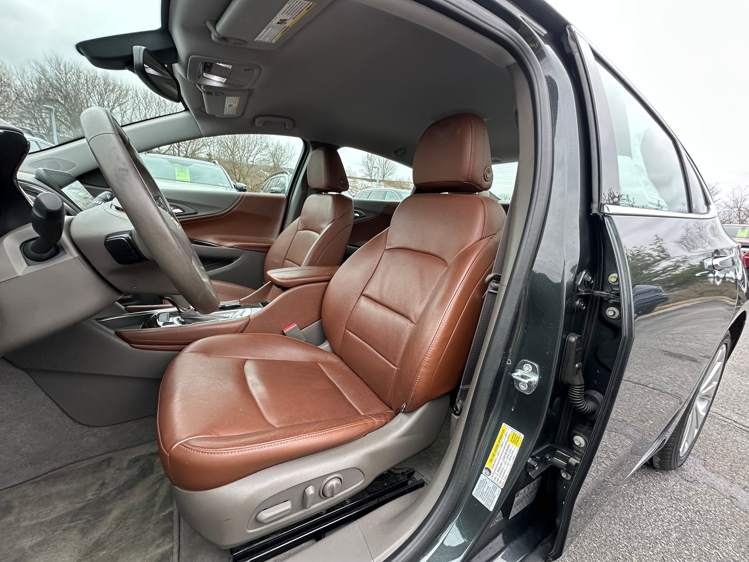Used 2017 Chevrolet Malibu Premier FWD image 22
