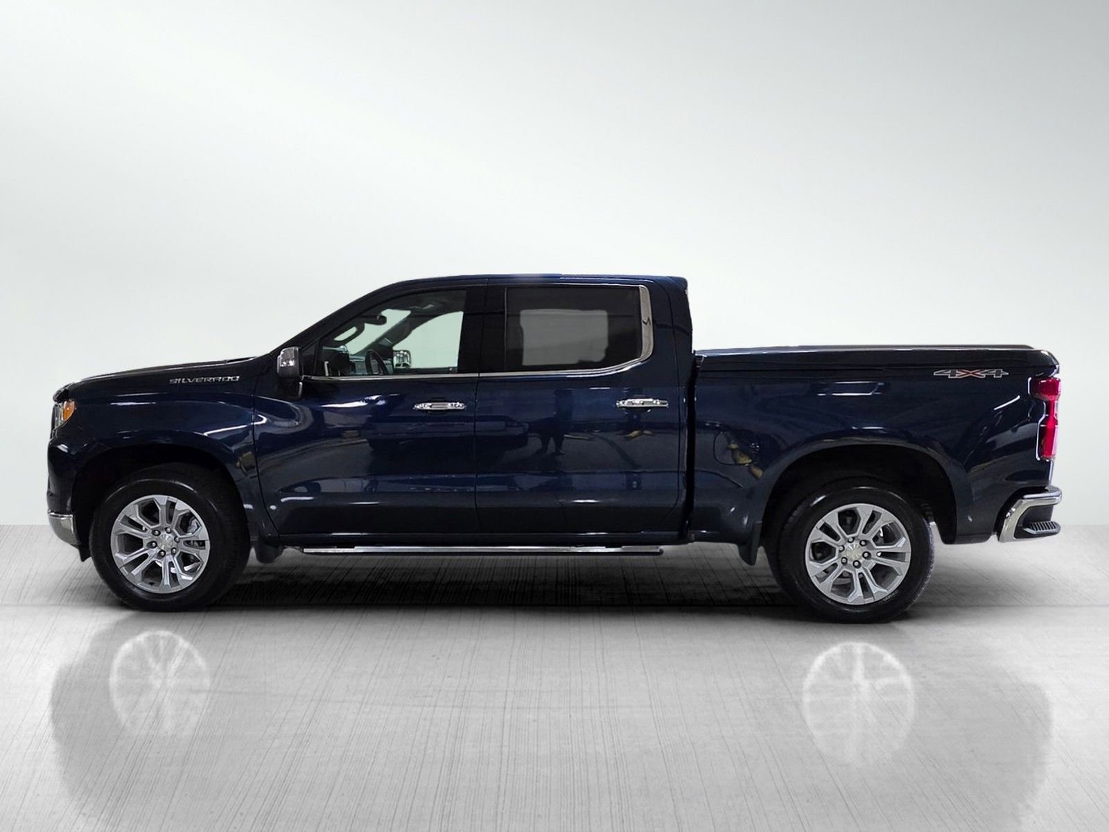 Used 2022 Chevrolet Silverado 1500 LTZ w/ LTZ Convenience Package II AWD/4WD image 4