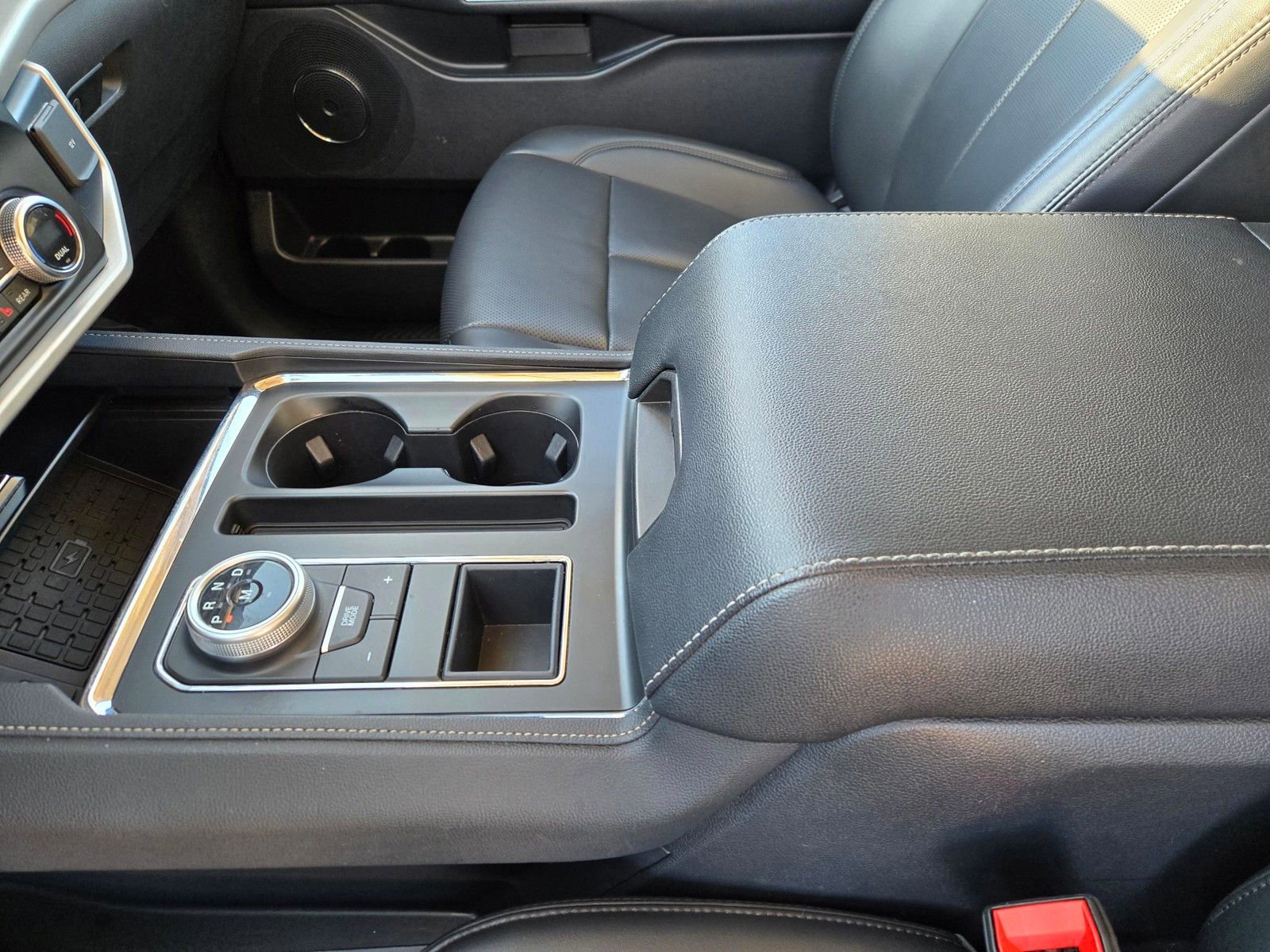 Used 2024 Ford Expedition Max XLT image 18