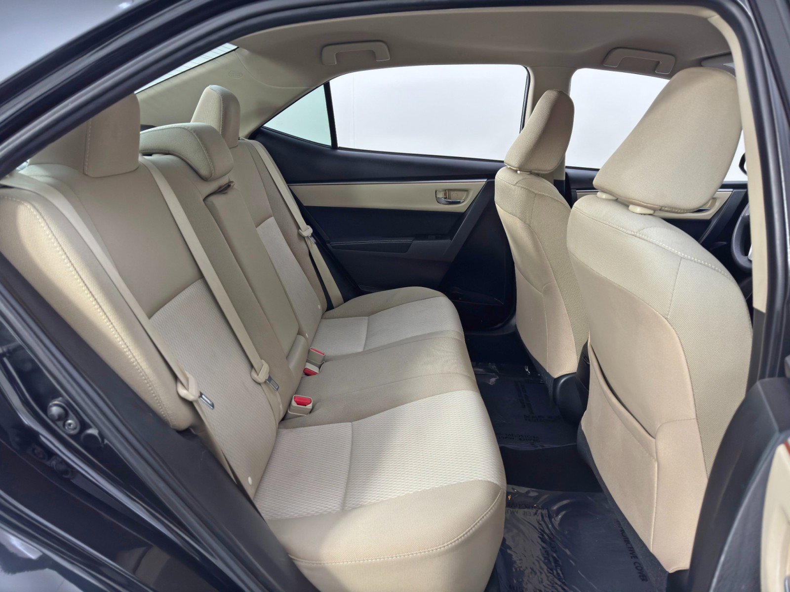 Used 2016 Toyota Corolla LE image 31