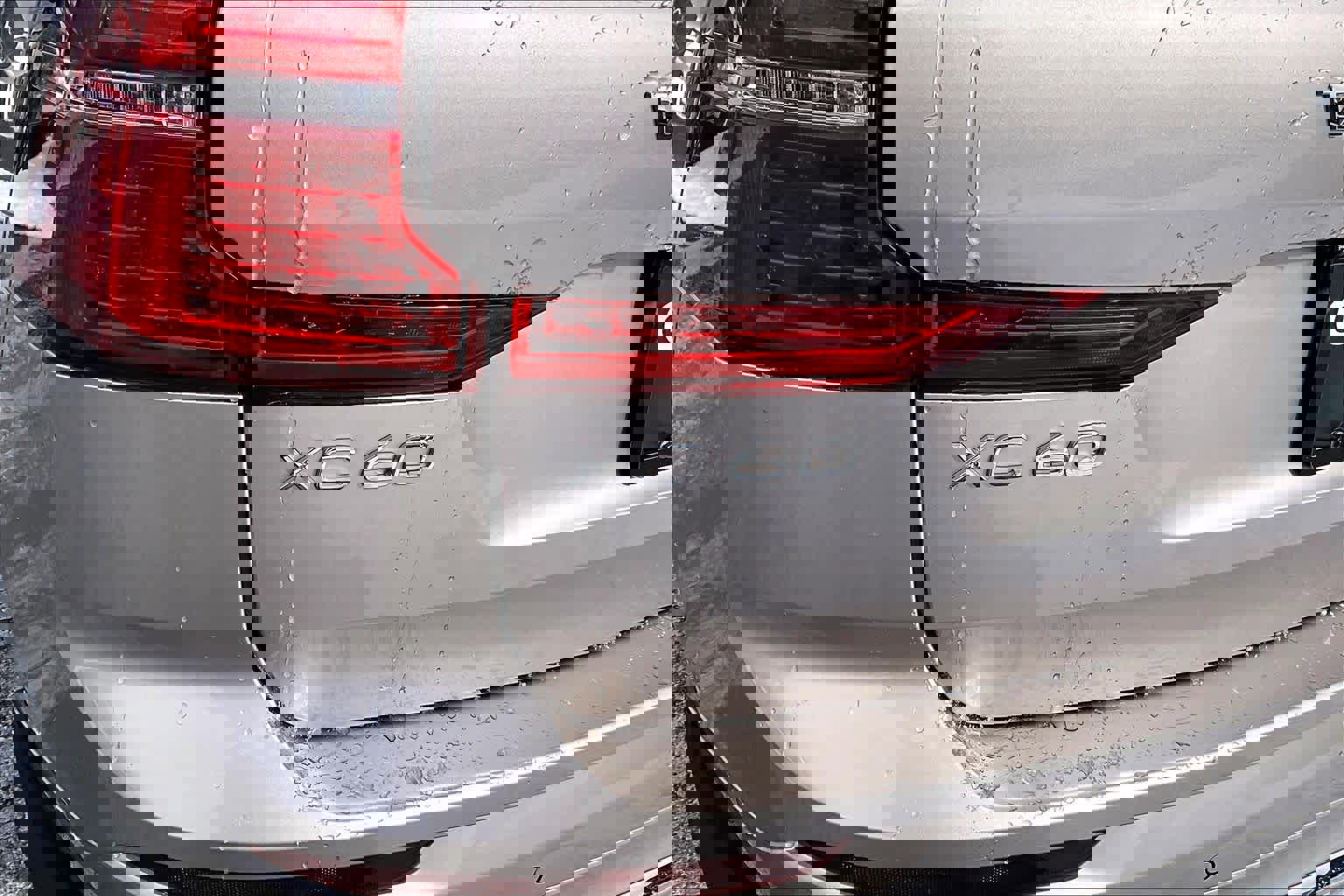 Certified 2023 Volvo XC60 B5 Plus image 30