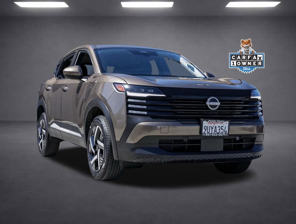 Used 2025 Nissan Kicks SV FWD image 2