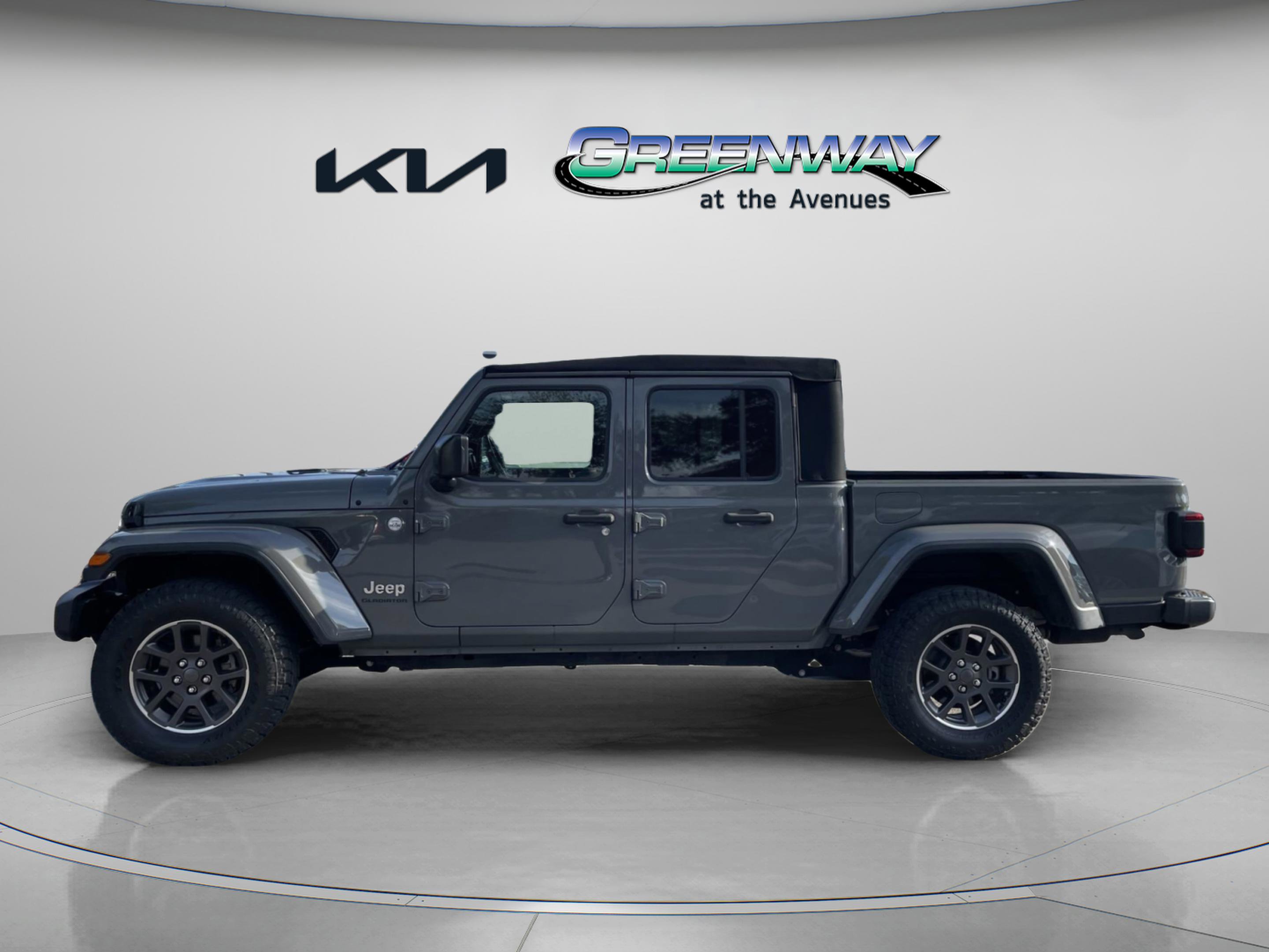 Used 2020 Jeep Gladiator Overland w/ Dual Top Group image 2