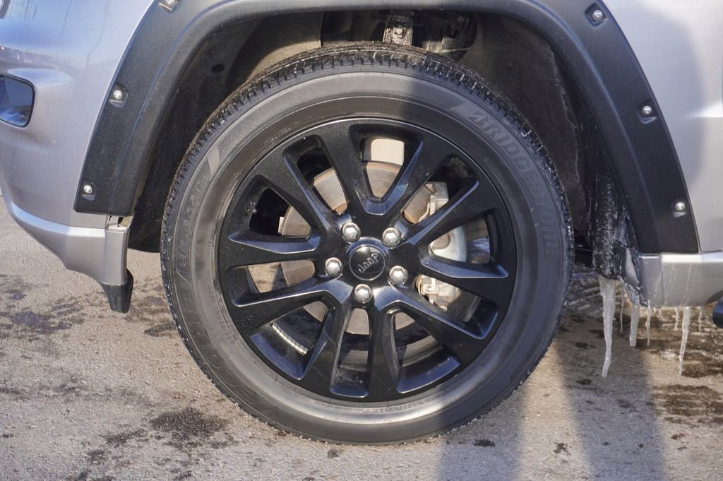 Used 2017 Jeep Grand Cherokee Altitude image 10