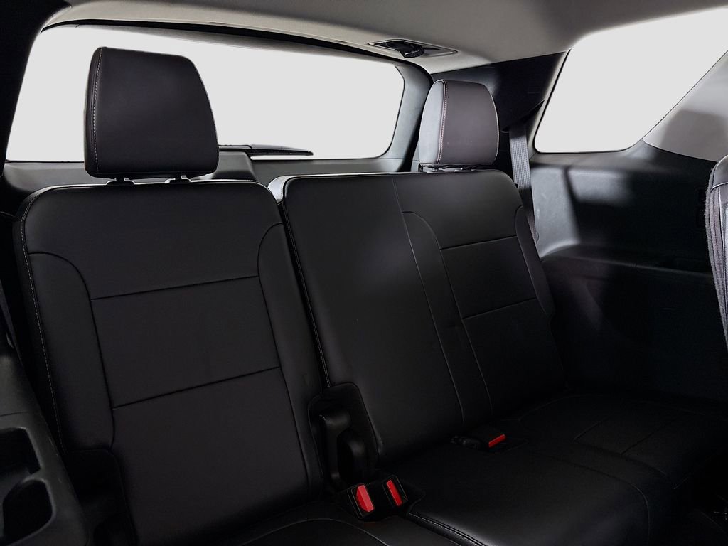 Used 2018 Chevrolet Traverse Premier image 32