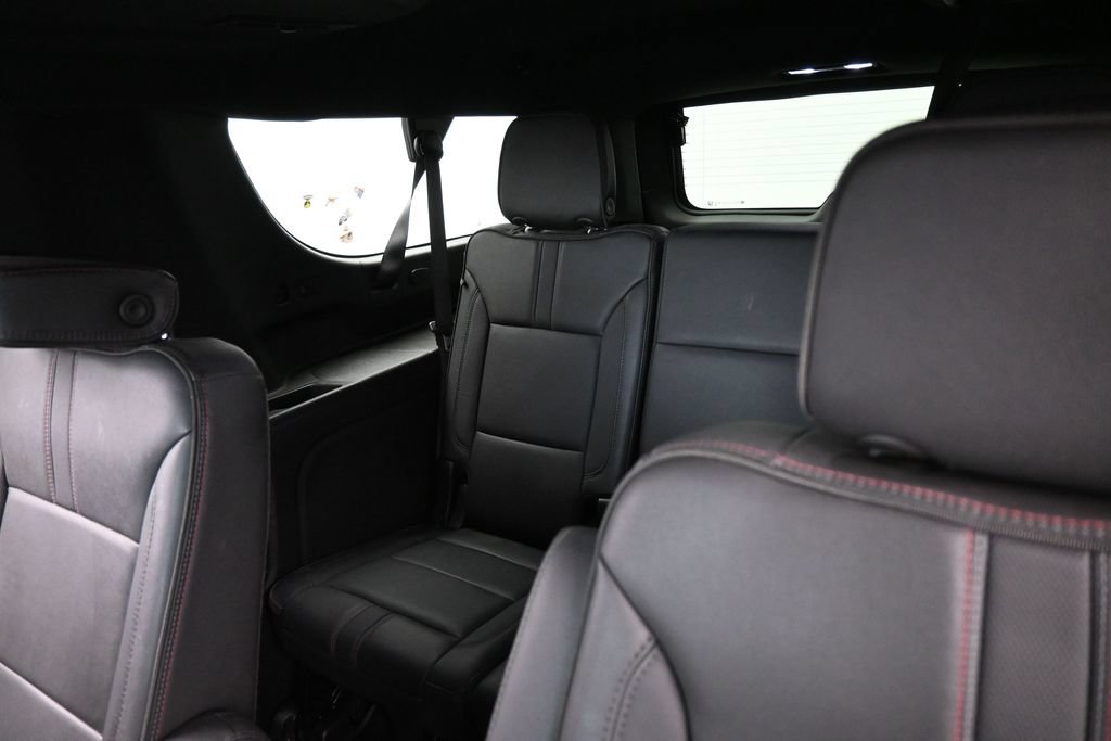 Used 2025 Chevrolet Suburban RST w/ Comfort Package RWD image 46