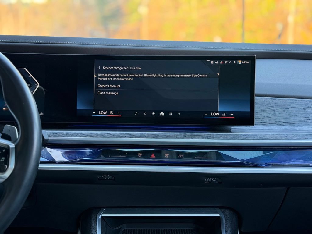 Used 2023 BMW 760i xDrive w/ Executive Package AWD/4WD image 45