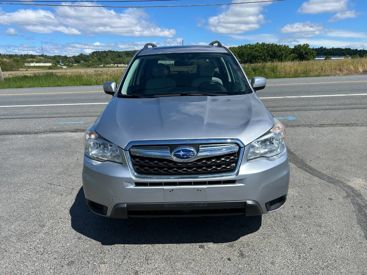 Used 2015 Subaru Forester 2.5i Premium w/ All-Weather Package AWD/4WD image 4