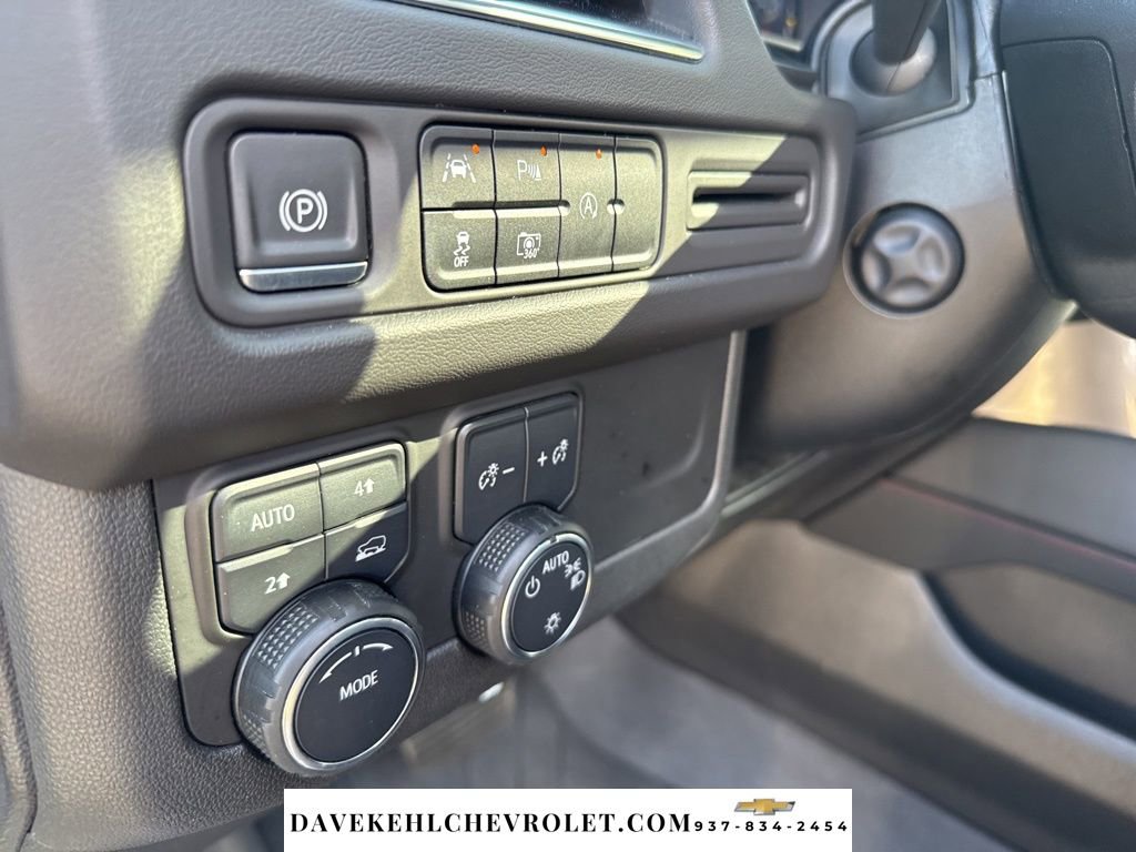 Used 2023 Chevrolet Suburban RST w/ Luxury Package image 11