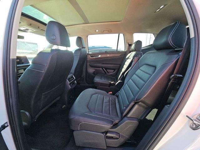 Used 2025 Volkswagen Atlas SEL AWD/4WD image 14