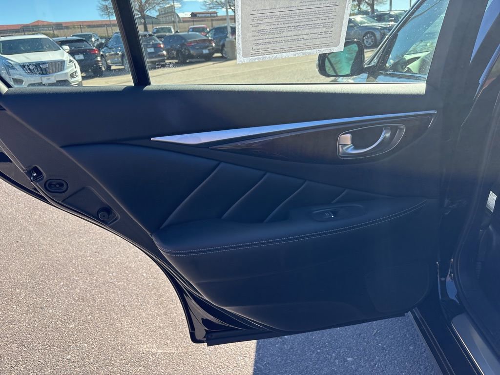 Used 2015 INFINITI Q50 Sport w/ Technology Package image 17