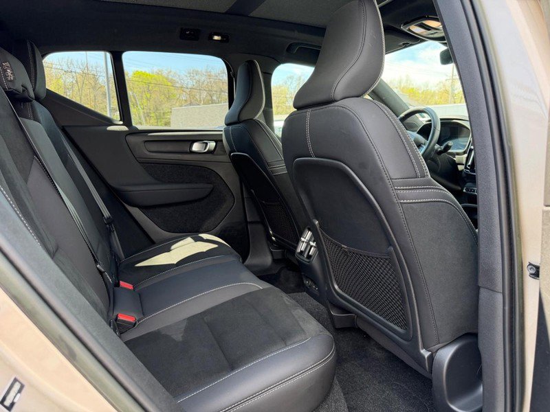 Used 2023 Volvo XC40 Recharge Ultimate w/ Protection Package Premier image 11