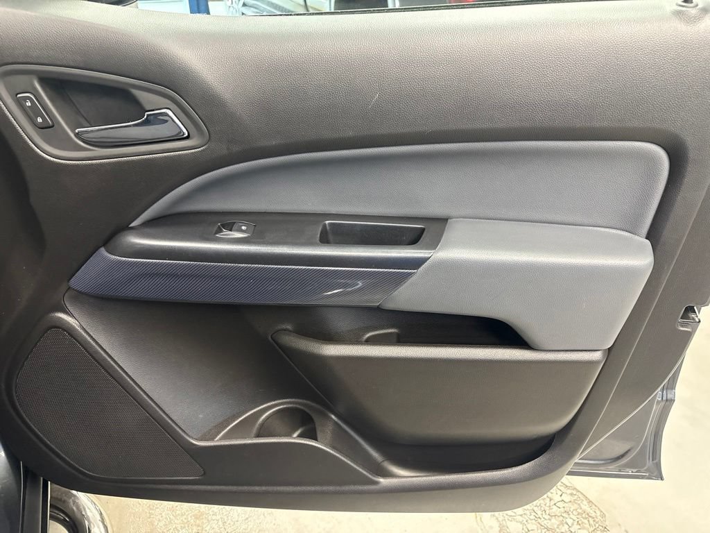 Used 2017 Chevrolet Colorado Z71 RWD image 8