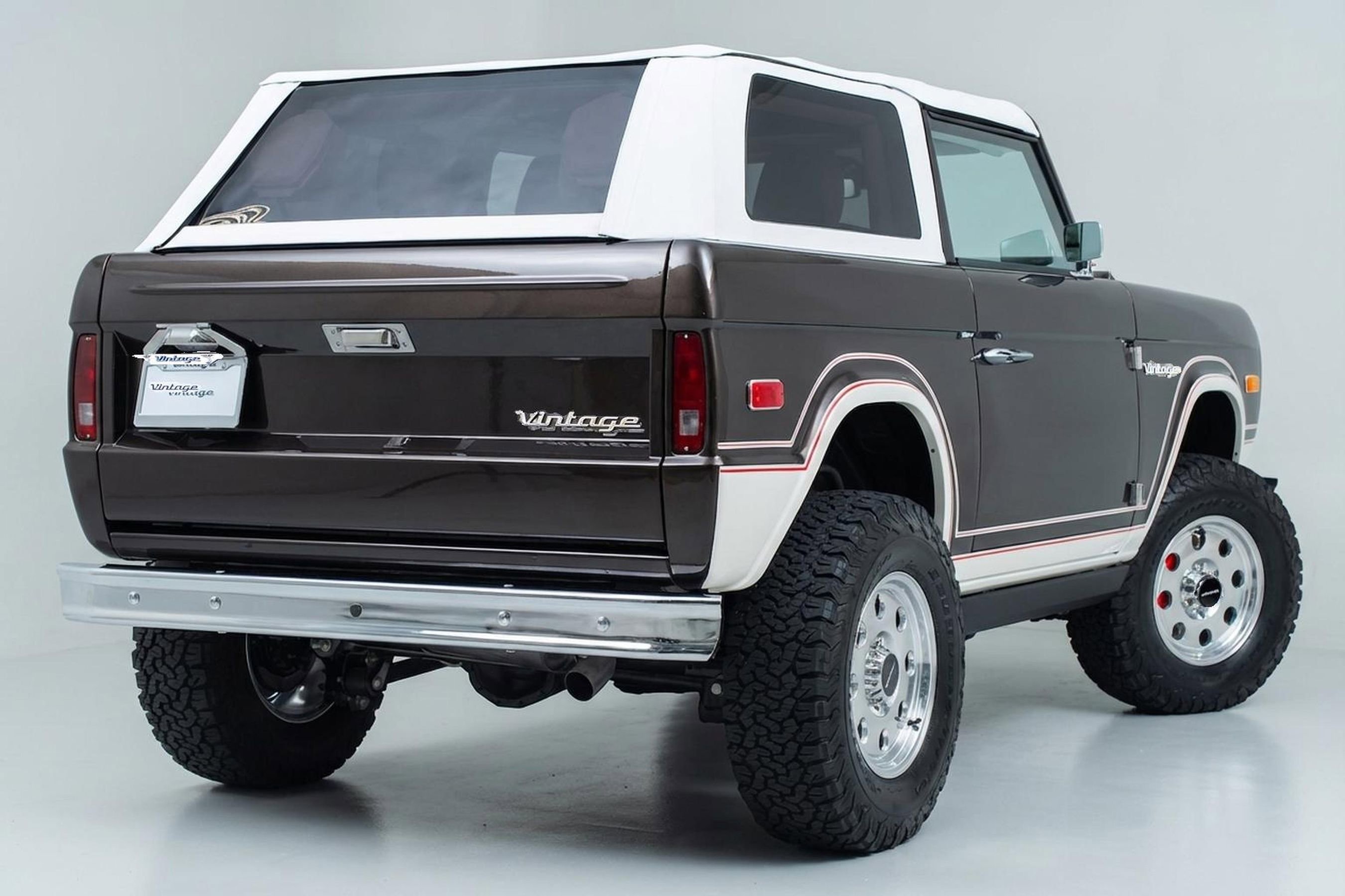 Used 2024 Ford Bronco Black Diamond image 3