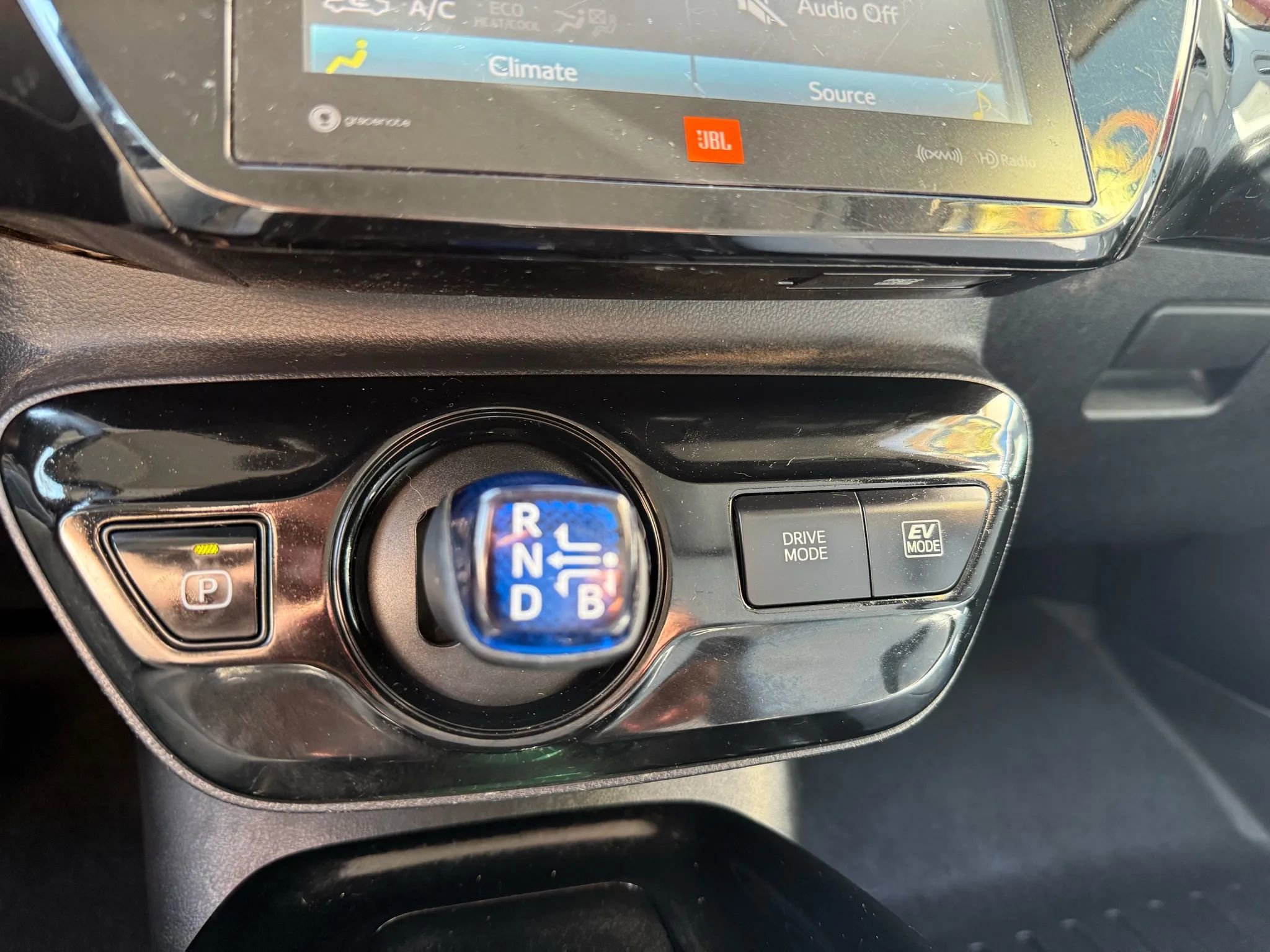 Used 2019 Toyota Prius Limited image 16