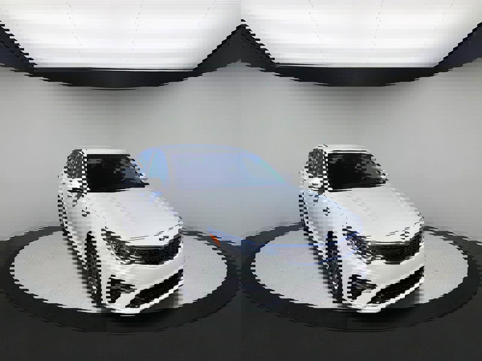 Used 2020 Kia Optima LX image 2