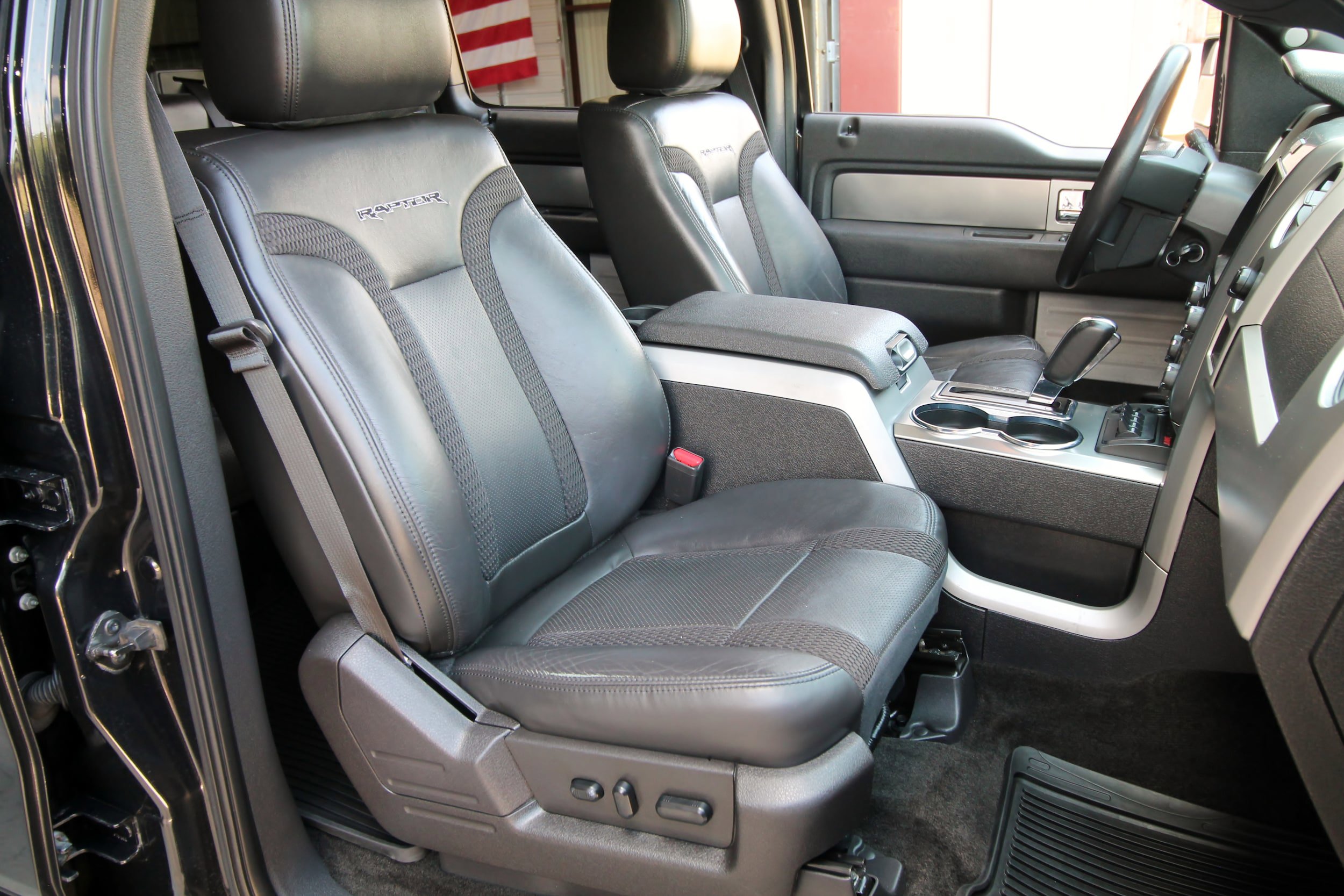 Used 2014 Ford F150 Raptor w/ Equipment Group 801A Luxury AWD/4WD image 38