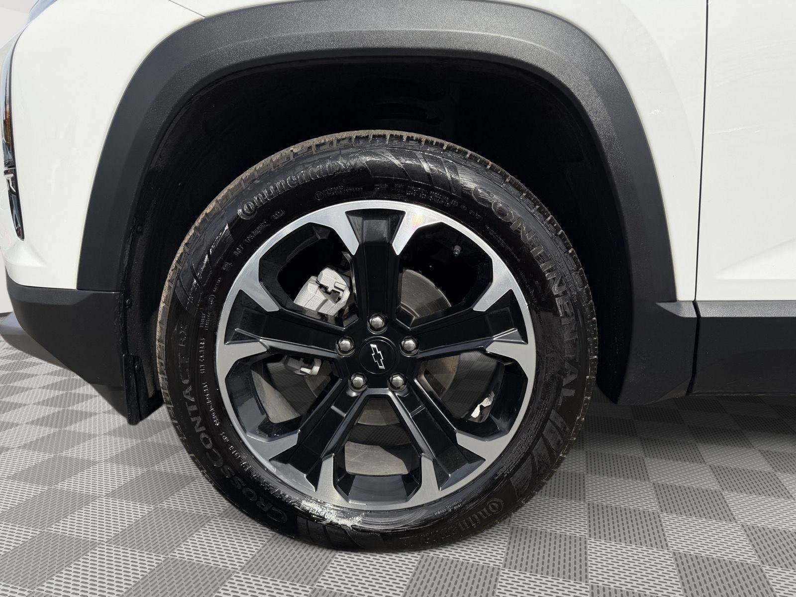 Used 2025 Chevrolet Equinox LT w/ Convenience Package II image 7