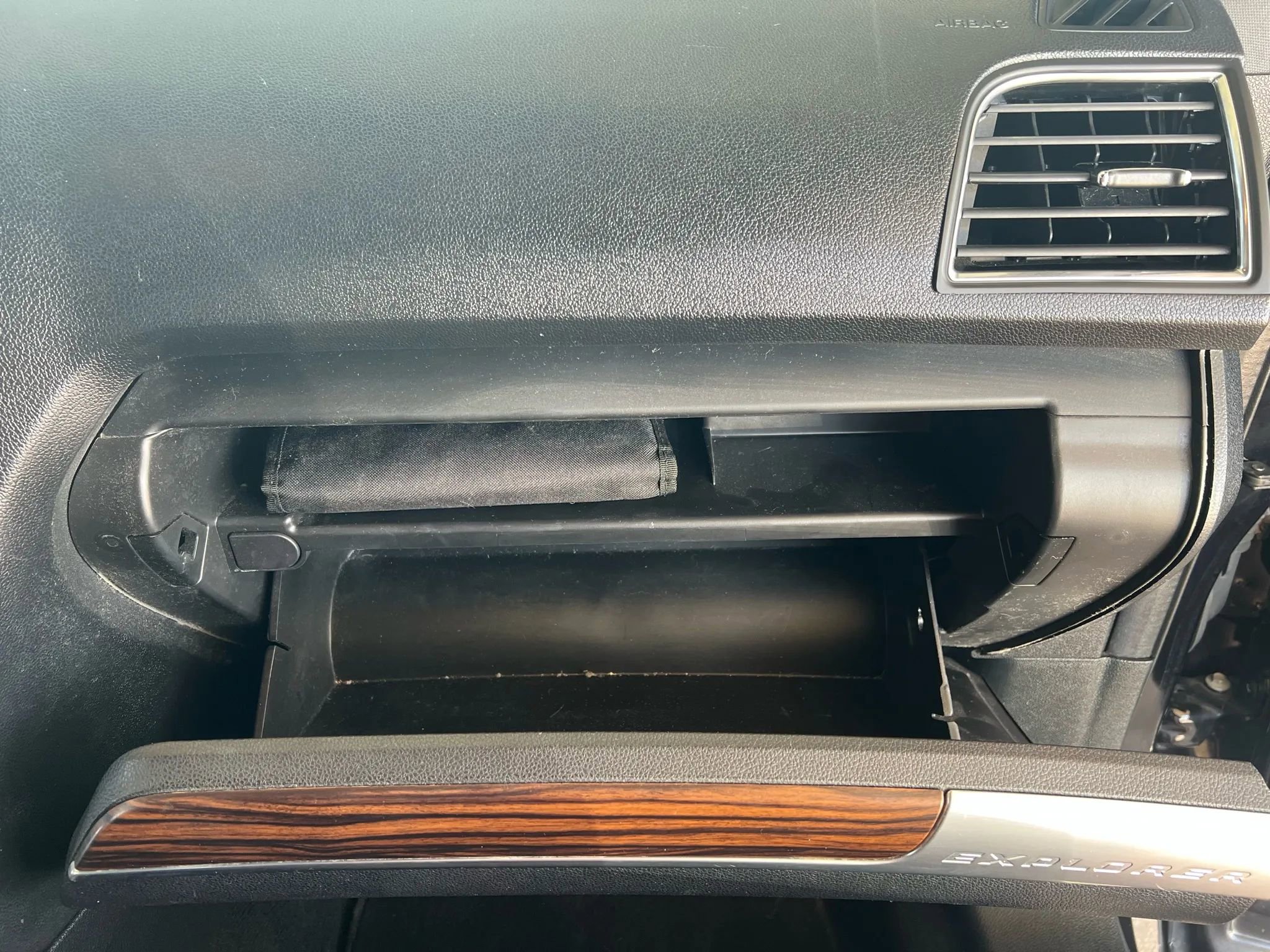 Used 2019 Ford Explorer Limited image 27
