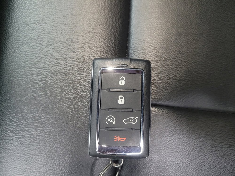 Used 2023 Jeep Grand Cherokee 4WD 4xe image 32