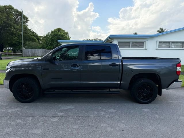 Used 2018 Toyota Tundra SR5 w/ SR5 Upgrade Package image 8